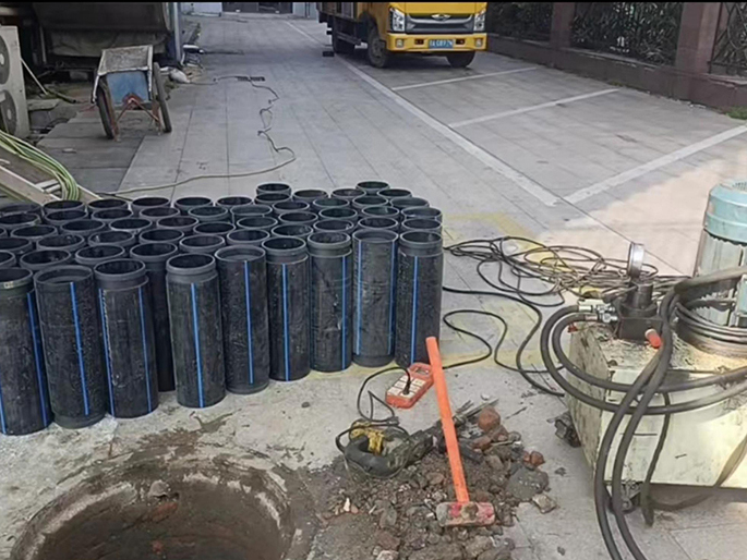 云安PE置换管厂家 DN315置换管 非开挖管短管置换